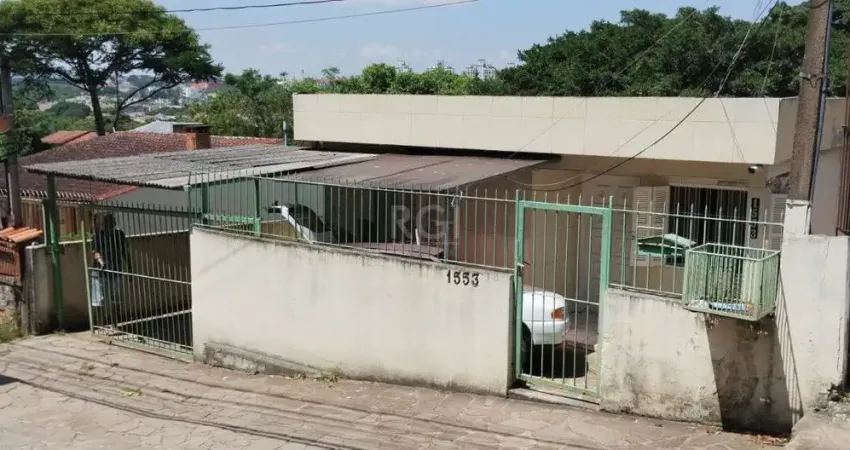 Casa com 4 quartos à venda na Avenida Vicente Monteggia, --, Cavalhada, Porto Alegre