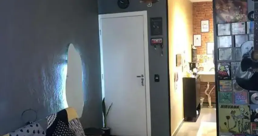 Apartamento térreo com 01 dormitórios e com 02 vagas por proprietário