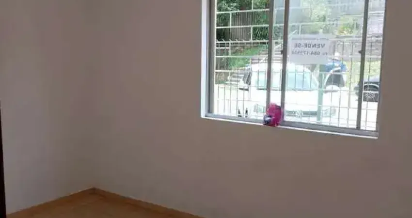 Apartamento térreo com 2 dormitórios no bairro parque dos maias