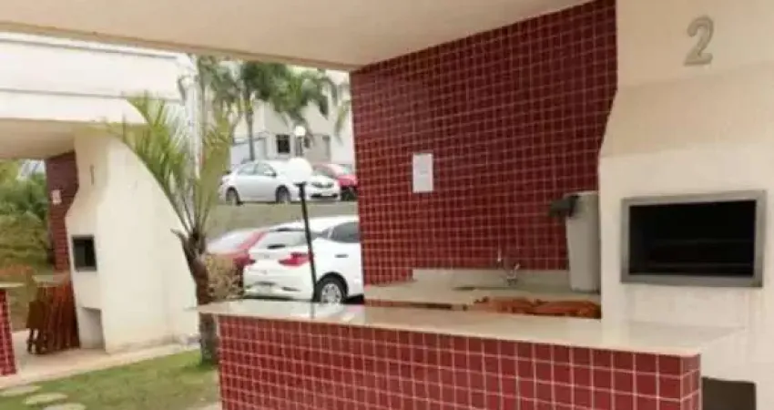 Apartamento térreo 2 quartos em condomínio fechado com piscina e infra completa