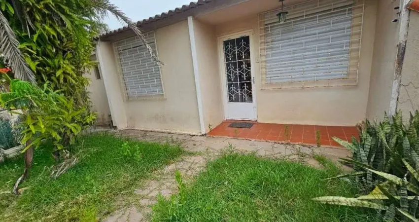 Casa 3 dormitórios em alvenaria em terreno 10x30 próximo ao zaffari hípica !
