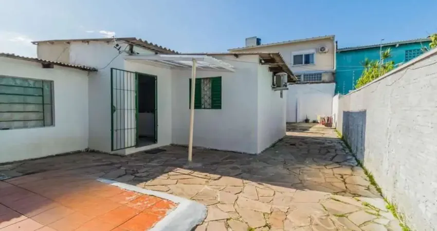 Casa com 2 quartos à venda na Rua Landel de Moura, --, Cavalhada, Porto Alegre