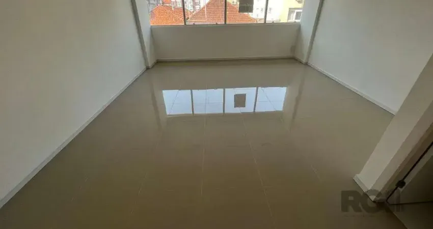 Sala comercial desocupada no edifício baltimore, bairro bom fim em porto alegre.