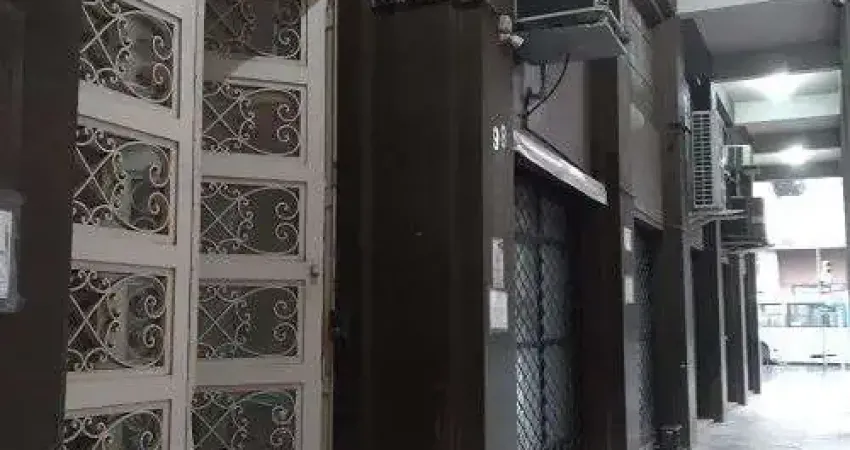 Sala comercial à venda na Travessa Francisco de Leonardo Truda, --, Centro Histórico, Porto Alegre