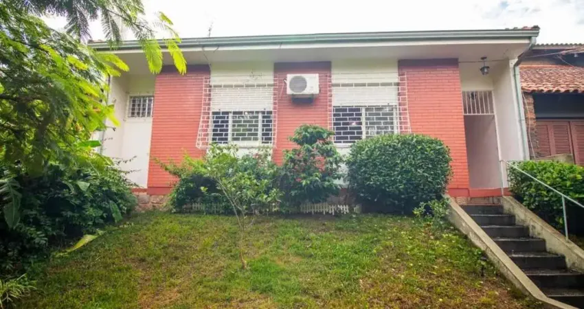 Casa com 3 quartos à venda na Rua Silvério Souto, --, Teresópolis, Porto Alegre