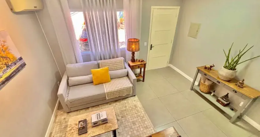 Casa em condomínio com 03 quartos e 02 vagas no bairro humaitá em porto alegre