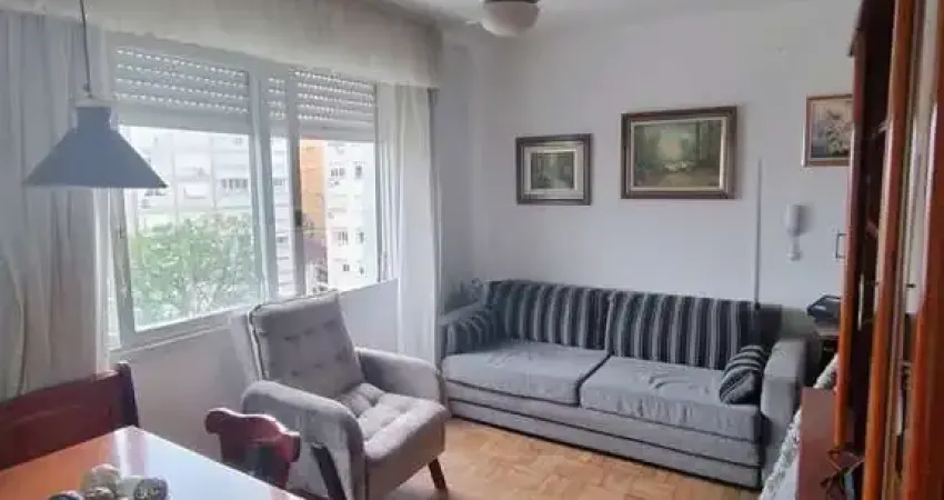 Vende apartamento 1 quarto, desocupado, andar alto no bairro cidade baixa