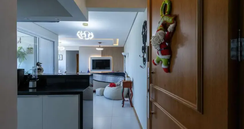 Apartamento | 3 quartos | 1 suíte | 103,29m2 privativos | vaga dupla | bairro cristal