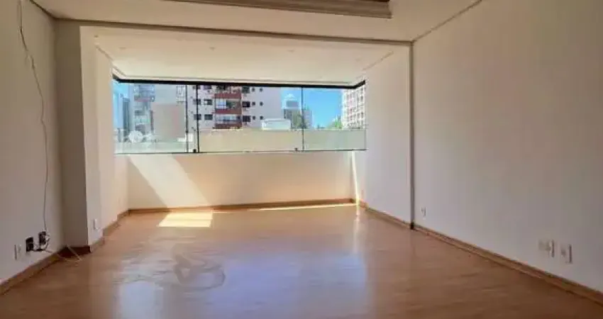 Vende-se apartamento com 3 quartos (1 suíte), 103m² e 2 vagas – petrópolis