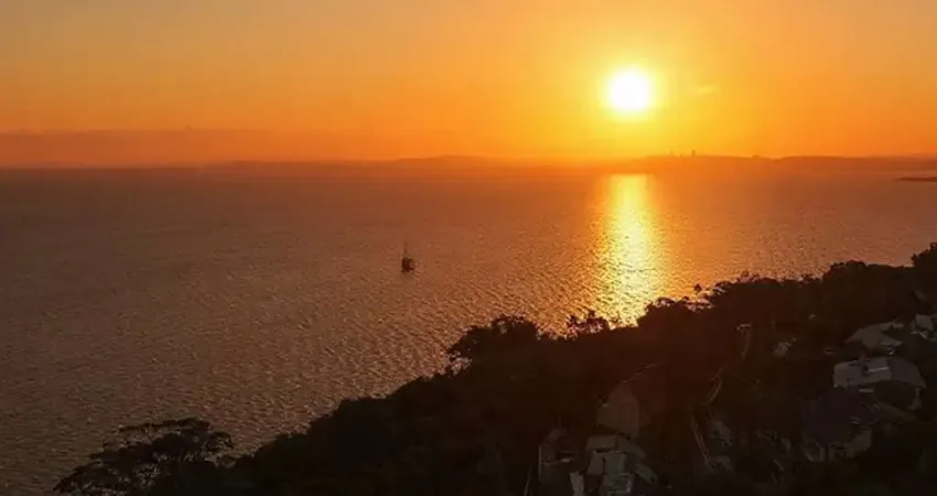 Casa em condomínio fechado com 3 quartos à venda na Rua Simão Bolívar, --, Vila Conceição, Porto Alegre