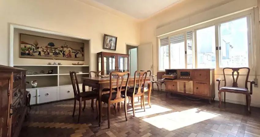 Excelente apartamento semi mobiliado com 87m2 e 2 dormitórios.