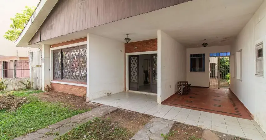 Casa com 3 quartos à venda na Rua Rafael Saadi, --, Menino Deus, Porto Alegre