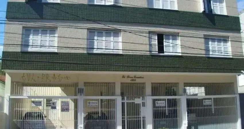 Apartamento à Venda | 1 Dormitório com Terraço | Cidade Baixa