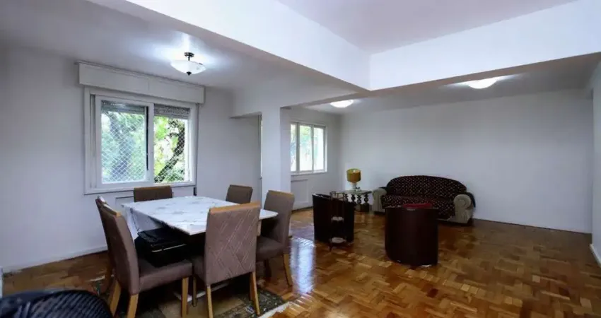 Vende-se apartamento com 3 quartos (1 suíte), 104 m² e 1 vaga – Moinhos de Vento