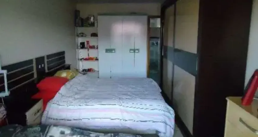 Casa para Venda - 220m², 3 dormitórios, sendo 1 suites, 2 vagas - Hípica