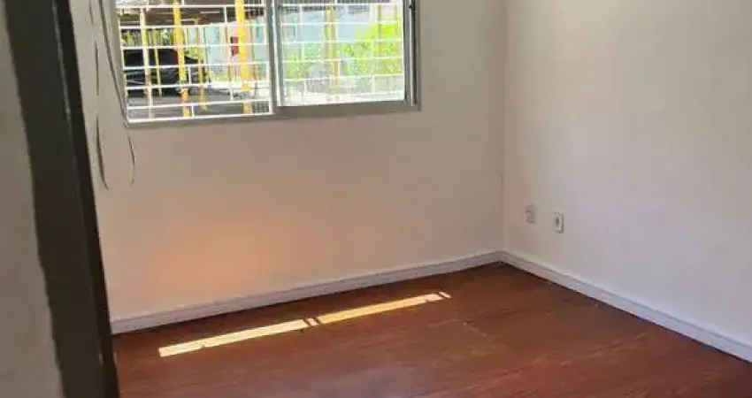 Apartamento térreo de frente de 1 dormitório , portaria , salão de festas , estacionamento !