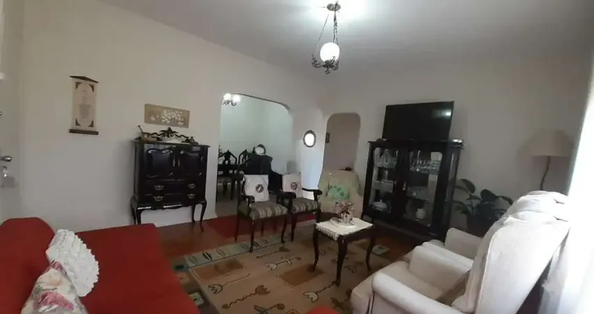 Apartamento com 3 dormitórios, living 2 ambientes, banheiro social, total de 109,57m² privativos, cozinha e área de serviço separadas.