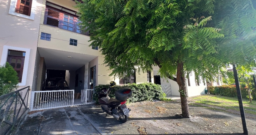 Excelente casa duplex com três suítes