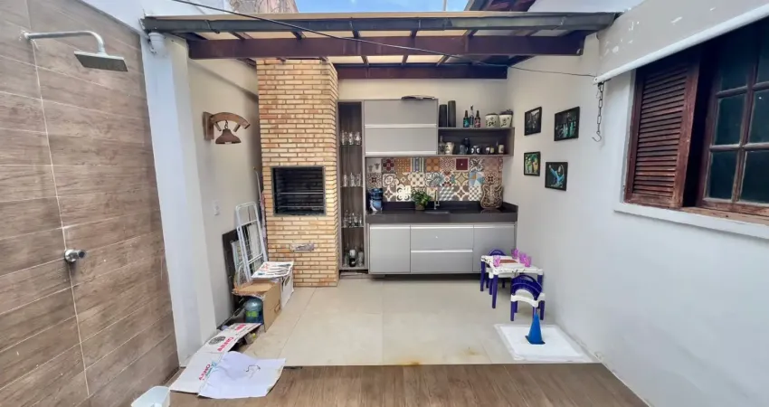 Casa plana em condomínio com três quartos semi porteira fechada perto do São Luís do Cambeba