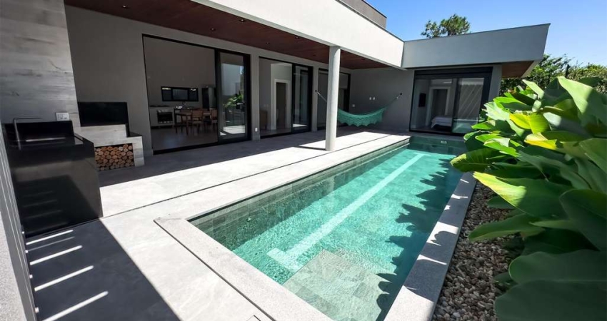 Casa para Venda em Florianópolis, Campeche, 3 dormitórios, 2 suítes, 3 banheiros, 2 vagas