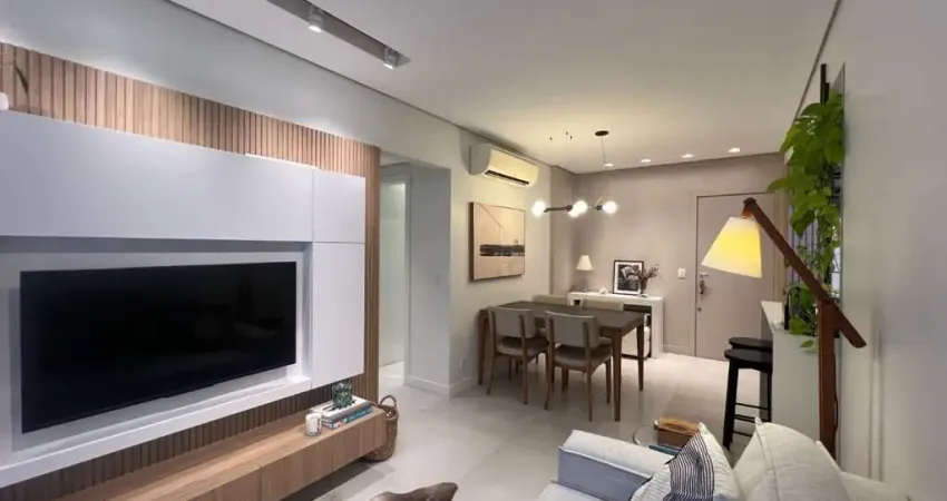 Apartamento para Venda em Florianópolis, Centro, 2 dormitórios, 1 suíte, 2 banheiros, 1 vaga
