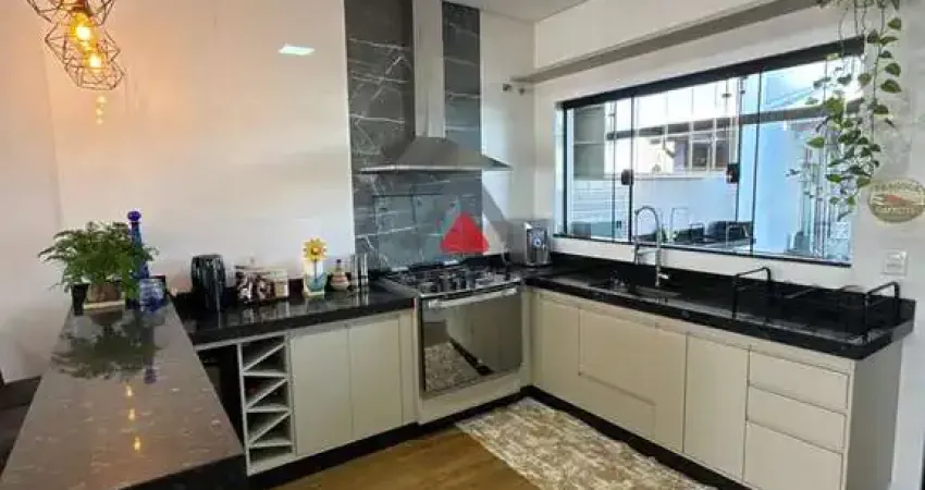 Casa com 3 quartos à venda na Rua Sarita do Prado Amaral, 62536, Parque Real, Pouso Alegre