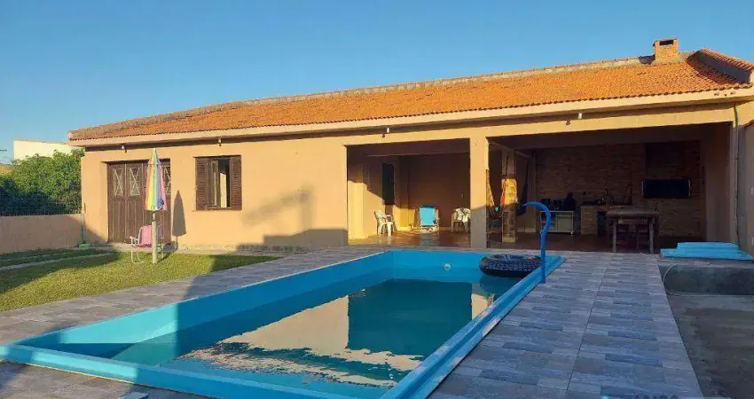 Casa com 3 dormitórios no coração de pinhal à venda por R$ 370.000 - Centro - Balneário Pinhal/RS