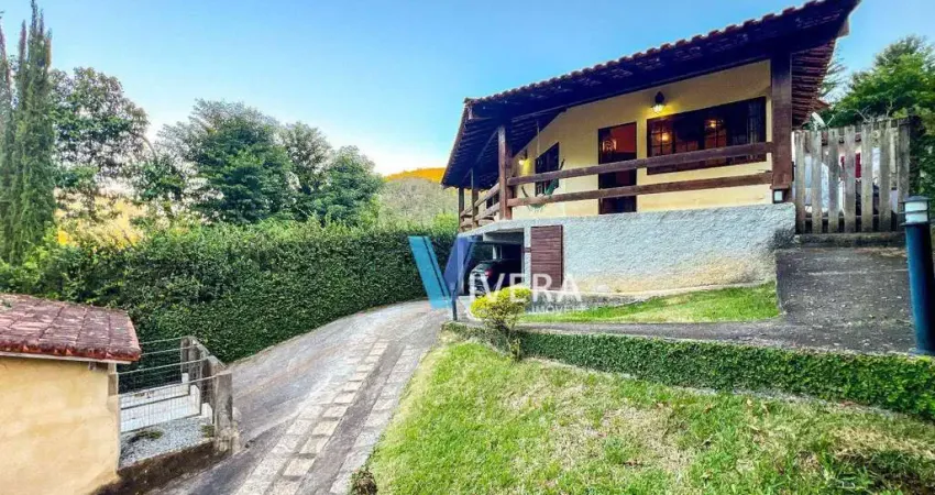 Casa com 3 dormitórios à venda, 229 m² por R$ 870.000,00 - Vargem Grande - Teresópolis/RJ