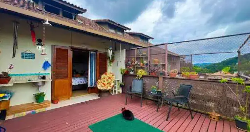 Casa com 3 dormitórios à venda, 110 m² por R$ 460.000,00 - Panorama - Teresópolis/RJ
