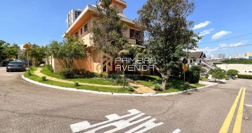 Sobrado 355m² - 4 dorms / 2 suítes - Piscina / Spa - Condominio Aquarius IV