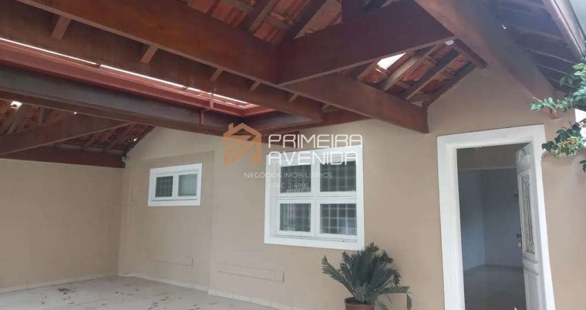 Casa Térrea de 250m² - 3 dorms / 2 suítes - Jardim das Indústrias