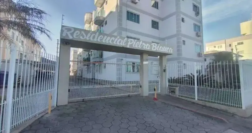 Apartamento com 2 quartos para alugar na Rua Tomáz Domingos da Silveira, 3482, São Sebastião, Palhoça