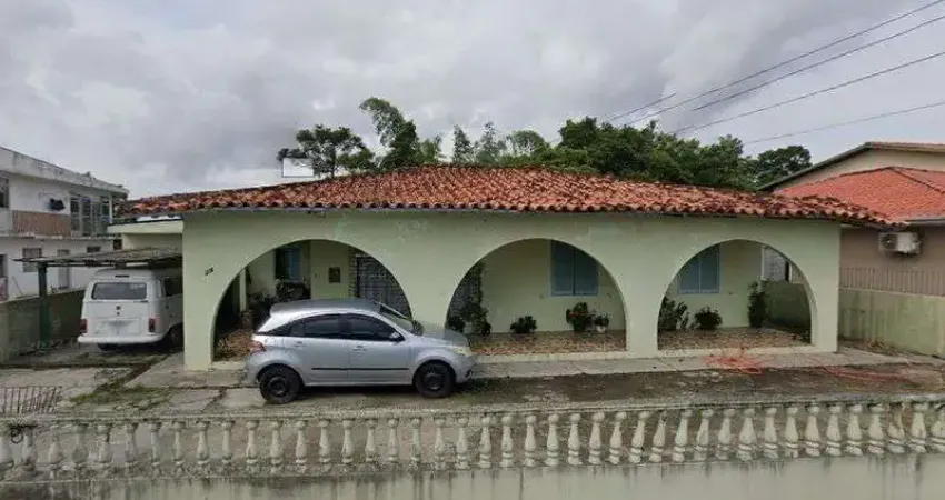 Casa com 3 quartos à venda na Rua Docilicio Luz, 487, São Luiz, São José