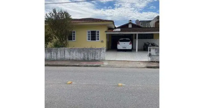 Casa com 3 quartos à venda na Rua Benjamin Gerlach, 1100, Fazenda Santo Antônio, São José