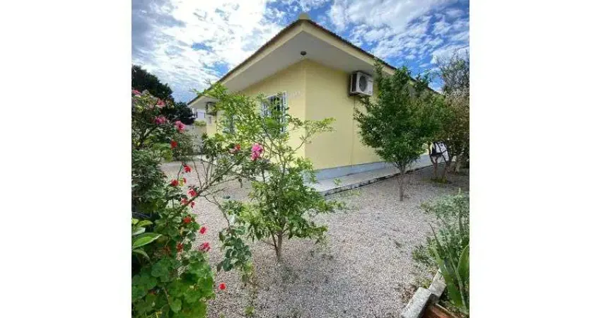 Casa com 3 quartos à venda na Rua Benjamin Gerlach, 1100, Fazenda Santo Antônio, São José