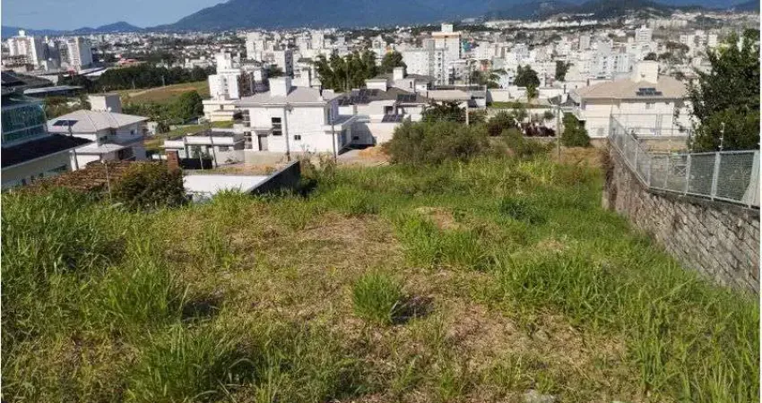 Terreno à venda na Rua dos Gaviões, Pedra Branca, Palhoça