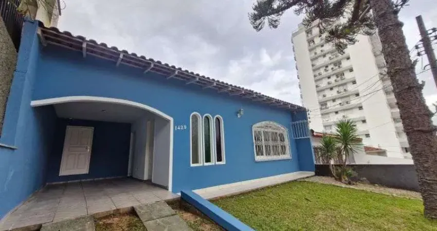 Casa com 3 quartos para alugar na Rua São Ludgero, 1427, Barreiros, São José