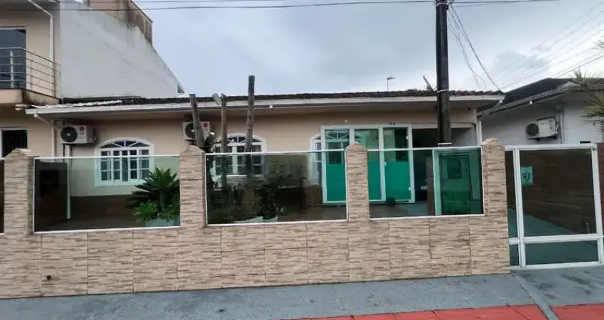 Casa com 3 quartos à venda na Rua 13 de junho, Flor de Nápolis, São José