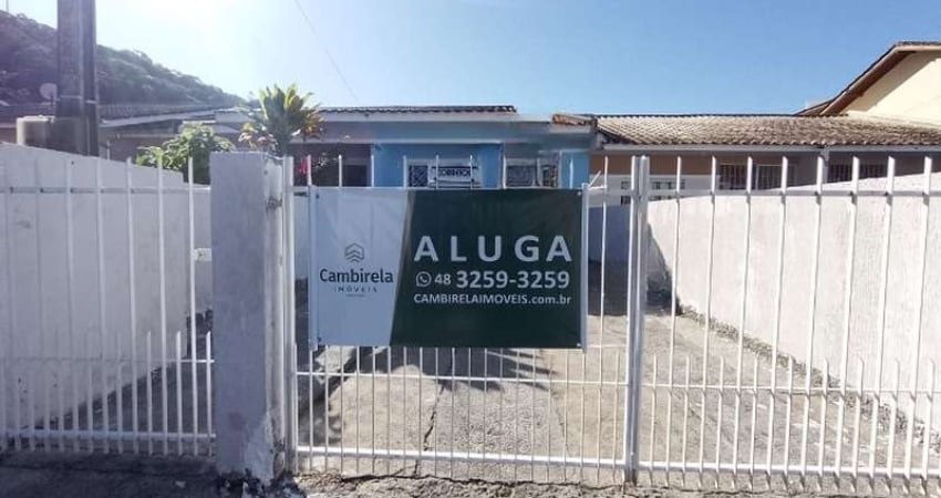 Casa para alugar na Rua Pedro Antônio dos Santos, 356, São Sebastião, Palhoça