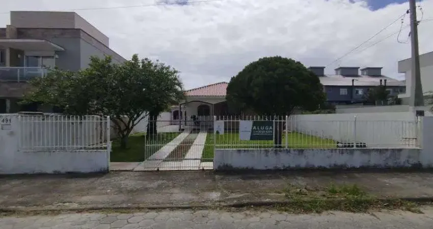 Casa com 3 quartos para alugar na Rua Olavo Juvenal Ramos, 491, Campeche, Florianópolis