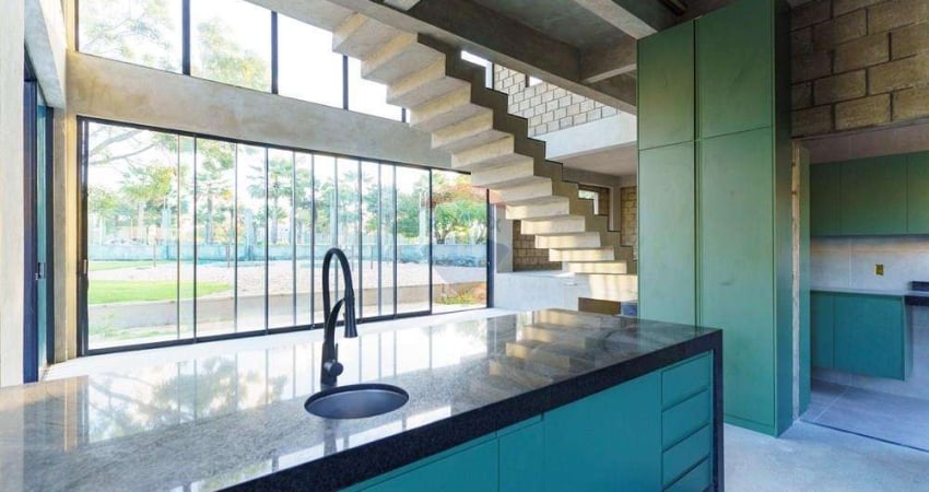Casa Moderna com Estilo Industrial e Área Gourmet – Ampla, Funcional e Integrada à Natureza