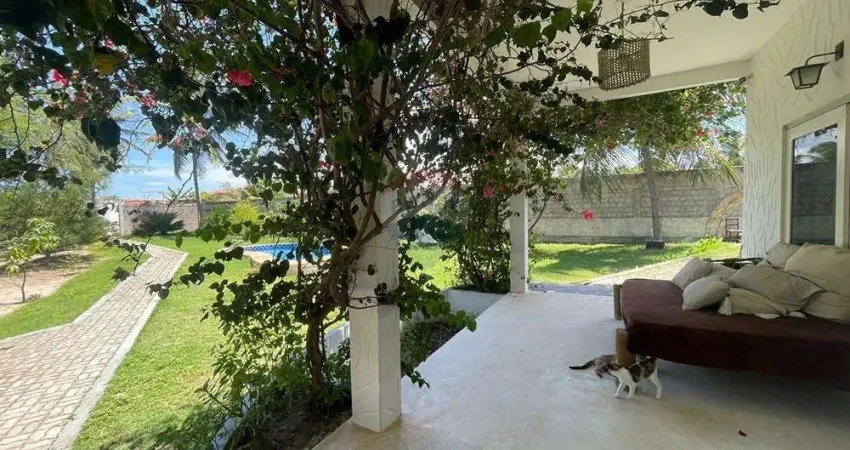 Linda casa com chalé em amplo terreno na praia de guajirú de itarema