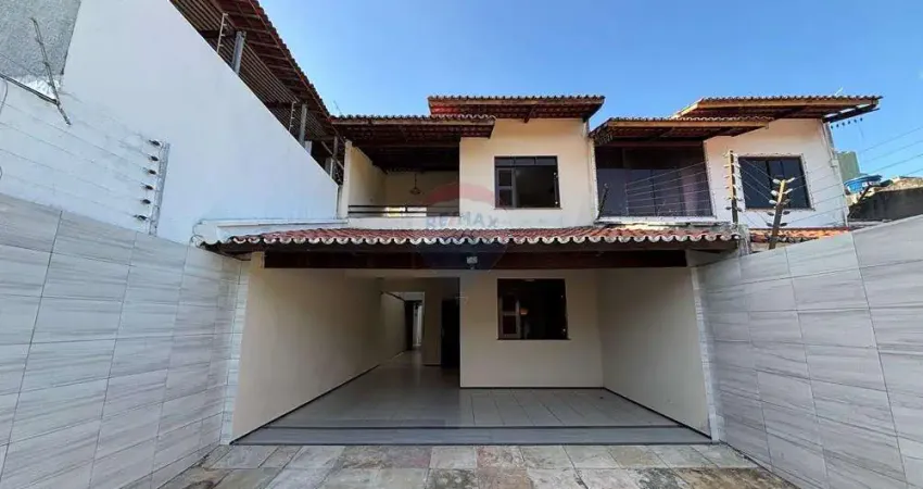 Casa com 4 quartos à venda na Avenida Engenheiro Heitor de Oliveira Albuquerque, 303, Cidade dos Funcionários, Fortaleza