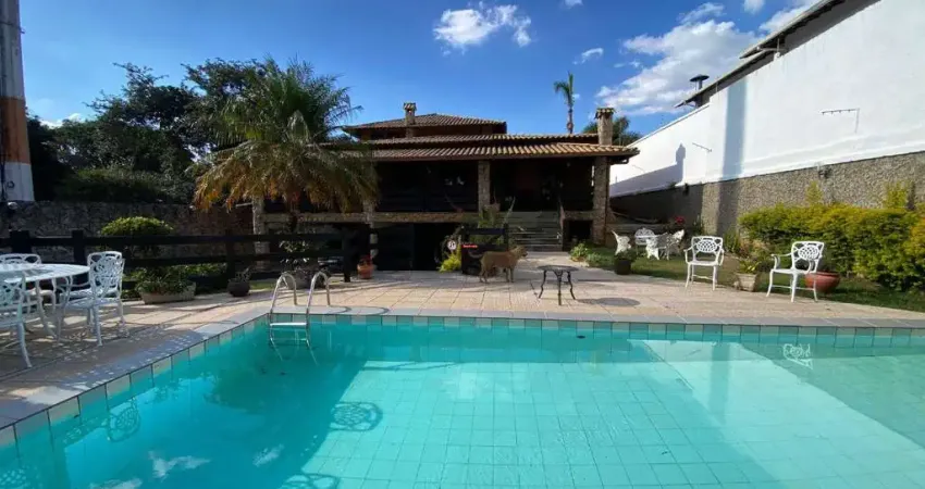 Casa com 5 quartos à venda na Alameda das Lathânias, 303, São Luiz, Belo Horizonte