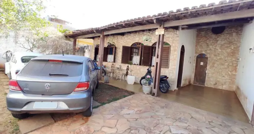 Casa em condomínio fechado com 4 quartos à venda na Rua Apucarana, 1, Ouro Preto, Belo Horizonte