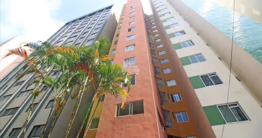 APARTAMENTO REVITALIZADO À VENDA – CRISTO REI, CURITIBA/PR**