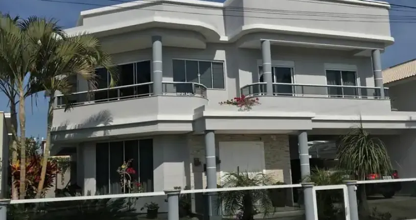 Excelente casa na área nobre dos Ingleses