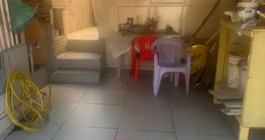 Apartamento piso terreo 2 dormitórios com garagem individual fechada