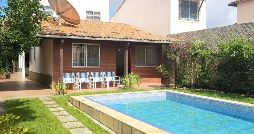 Ótima Casa com 4 Quartos, Piscina e Área Gourmet no R. Olga Diuana Zacarias