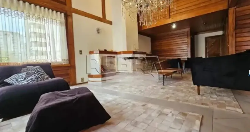 Luxo, espaço e exclusividade ! Casa com piscina no Jardim Bela Vista!